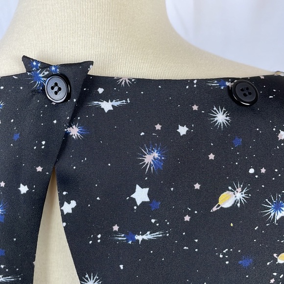 BCBGeneration Black Short Sleeve Dress with Open Back and Pockets - Size 4 - Picture 11 of 17